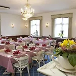 Hotel Naesbylund 3*